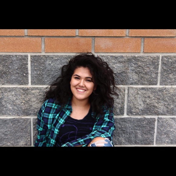 Meet your Posher, Faviola - Picture 1 of 1